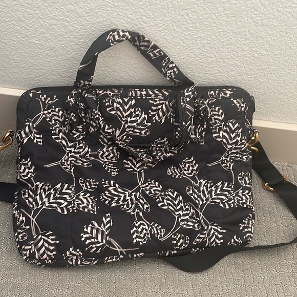 Marc Jacobs computer bag with strap - Picture 3 of 3